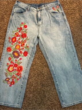 Oli & Hali Light Blue Cropped Jeans with Red Floral Embroidery